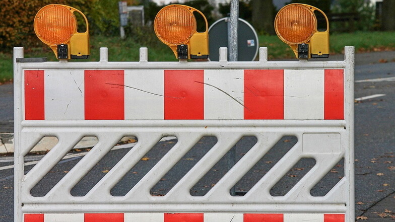 Die Elbgaustraße in Coswig wird mal wieder gesperrt aufgrund von Bauarbeiten.