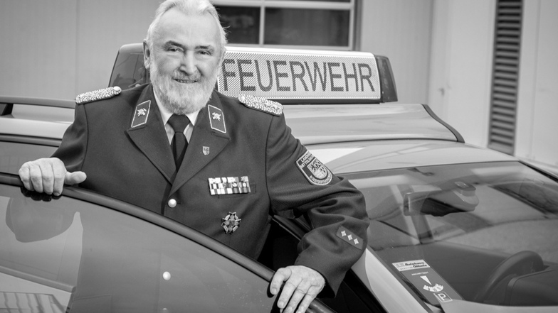 Seit seinem zehnten Lebensjahr engagierte sich Wolfgang Störr in der Feuerwehr. Jetzt ist der langjährige Döbelner Kreisbrandmeister im Alter von 71 Jahren verstorben.