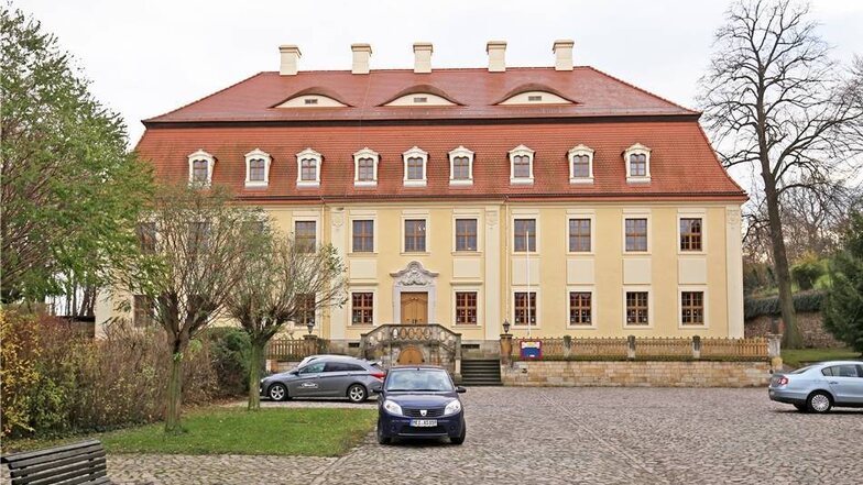 Das Herrenhaus Staucha  ist saniert und Sitz der Gemeindeverwaltung Stauchitz.