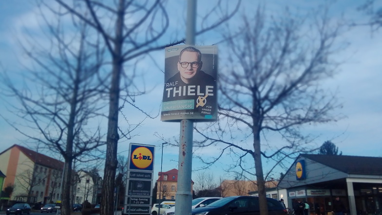 Dieses Wahlplakat hängt noch an der Rudolf-Renner-Straße in Pirna-Copitz.