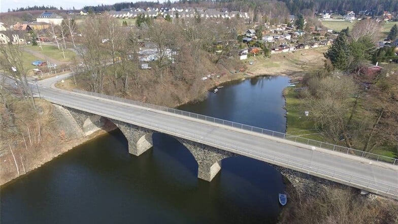4. Kommendes Jahr soll die Brücke in Bormanns Grund erneuert werden.