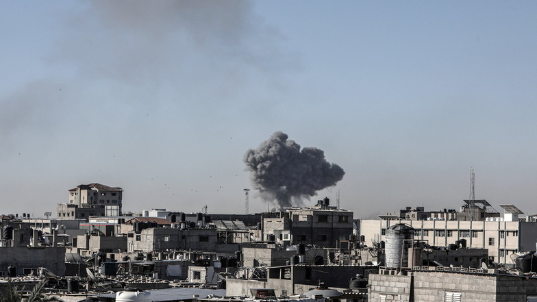 Krieg im Nahen Osten: Israels Armee stößt in Rafah vor