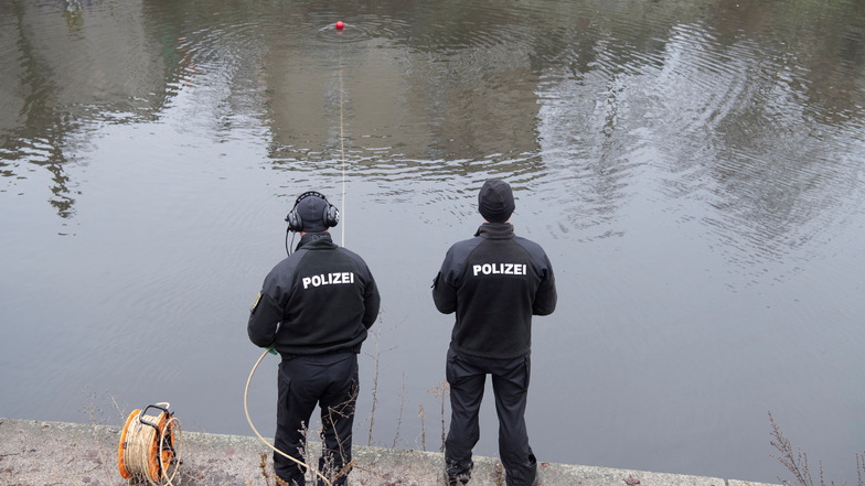 Die Suche nach Beweisen in einem Berliner Kanal ist beendet.