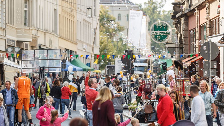 Für das Straßenfest „Deine Jakobstraße feiert!“ – hier 2018 – wurde die untere Jakobstraße schon voll gesperrt.