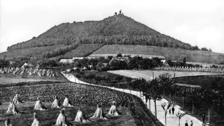1882 herrschte noch landwirtschaftliche Arbeit in Klein-Biesnitz, war die spätere Promenadenstraße noch ein breiter Fußweg.