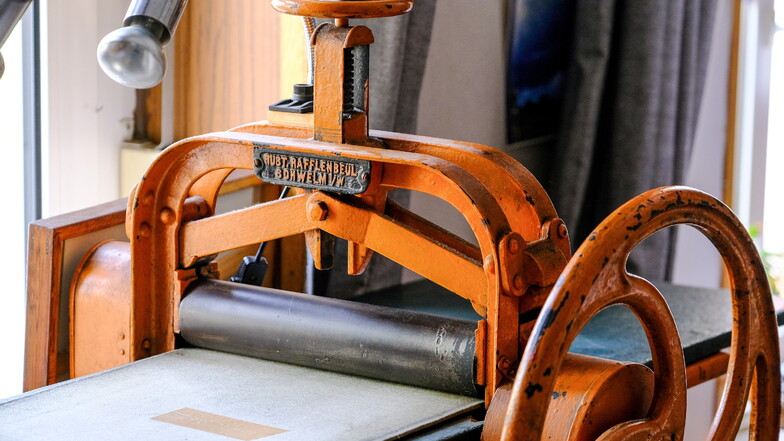 Eine Tiefdruckpresse im Atelier Uhlig.