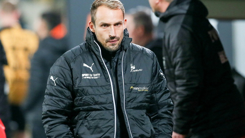 Sichtlich bedient. Zwickaus Sportchef Toni Wachsmuth kritisiert die kurzfristige Absage des Spiels in Saarbrücken.