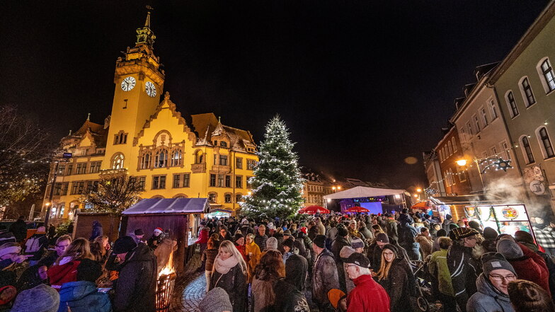 Die Besucher des historischen Weihnachtsmarktes in Waldheim können sich auch in diesem Jahr wieder auf ein buntes Programm freuen.