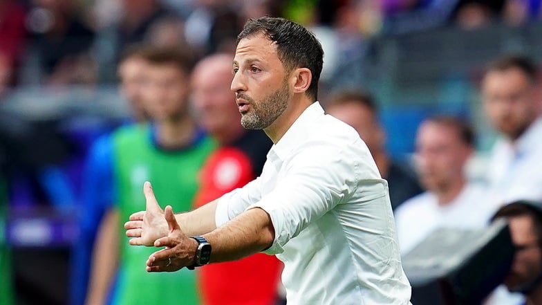 Vor allem wegen einer erschreckend schwachen Chancenverwertung muss Domenico Tedesco als Trainer von Belgien gegen die Slowakei seine erste Niederlage hinnehmen. Der 38-Jährige bleibt dennoch positiv.