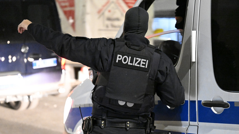 Am Donnerstag wurden in Leipzig und Thüringen mehrere Objekte durchsucht, die von Verdächtigen in einem Betrugsprozess genutzt werden.
