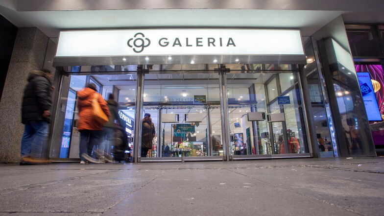 Die Warenhauskette Galeria Karstadt Kaufhof hat beim Amtsgericht Essen einen Insolvenzantrag gestellt.