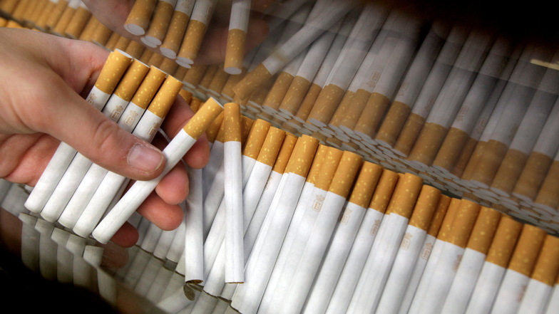 Prozess in Dresden: Über 1.100 Stangen Zigaretten im Auto