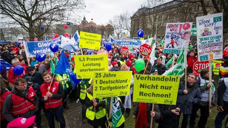 Öffentlicher Dienst im Ausstand: Tausende demonstrierten gestern in Dresden – nach GEW-Angaben auch fast jeder zweite Lehrer aus dem Kreis Bautzen.