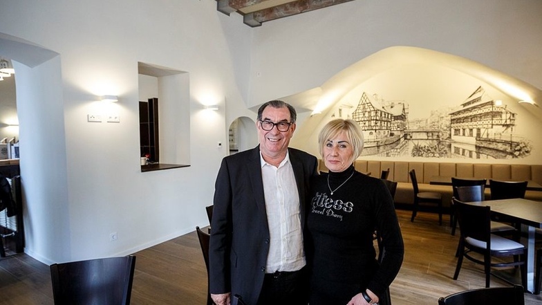 Auch sie haben in den vergangenen Monaten ein Restaurant eröffnet: Das französische La Vie von Dorota und Jean-Pierre Holtzweiler auf der Weberstraße läuft.