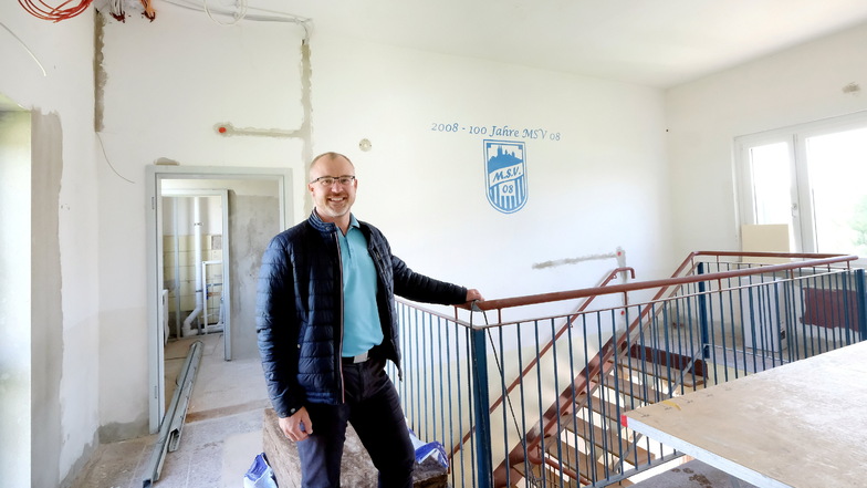 Noch eine Baustelle: Schulleiter André Pohlenz im Treppenhaus des künftigen Bereiches der Pestalozzi-Oberschule, der für das Produktive Lernen hergerichtet wird.