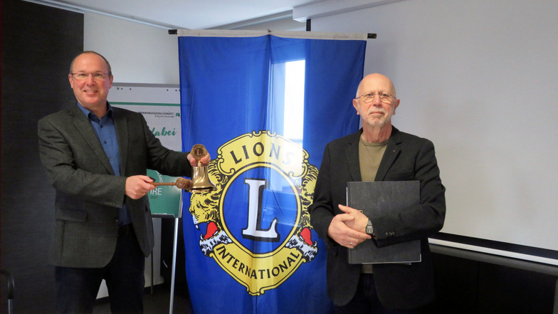 Der Lionsfreund und Geschäftsführer der Wohnungsgesellschaft Hoyerswerda, Steffen Markgraf (links), und das Lionsclub-Vorstandsmitglied Michael Renner schauen trotz Corona-Pandemie optimistisch in die Zukunft.