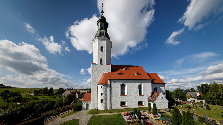 Die Kirche St. Ursula in Friedersdorf.