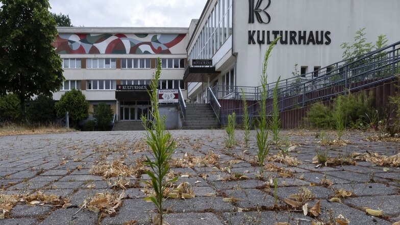 Seit drei Jahren ist das Kulturhaus Bischofswerda geschlossen. Zurzeit steht es unter Insolvenzverwaltung. Bis Ende des Jahres will die Stadt das Gebäude kaufen.