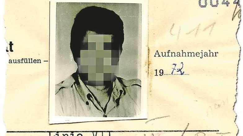 Der IM „Kempe“ wird 1972 von der Stasi geworben, weil er „zahlreiche negative Elemente kennt und auch in diesen Kreisen verkehrt.“ Negative Elemente, damit sind entlassene Strafgefangene gemeint. „Da er auch in der Nähe des Klubs der sowjetischen Offizier
