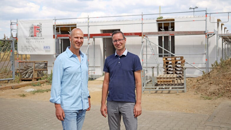 Alexander May (l.) und Andreas Quitzsch sind die Geschäftsführer der Firma S. L. Spezialtiefbau, die sich in Gröditz angesiedelt hat.