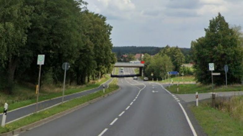 Die Haltestellen in Thiendorf Autobahn (Kienmühle). Ab August ist hier wieder Richtung Thiendorf gesperrt.