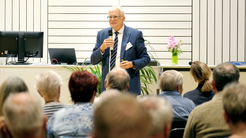 Sachsens Finanzminister erklärt in Riesa die neue Grundsteuer
