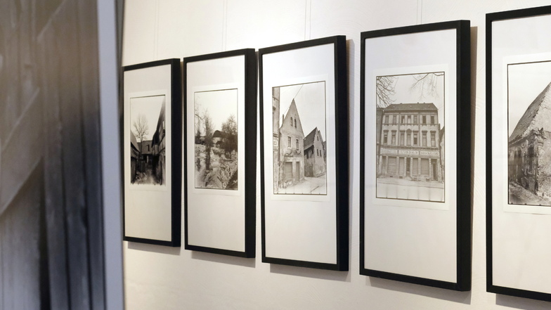 Aufnahmen von Altkötzschenbroda aus den Jahren 1976 und 1978 hat Harald Hauswald im Erdgeschoss der Galerie vereint.