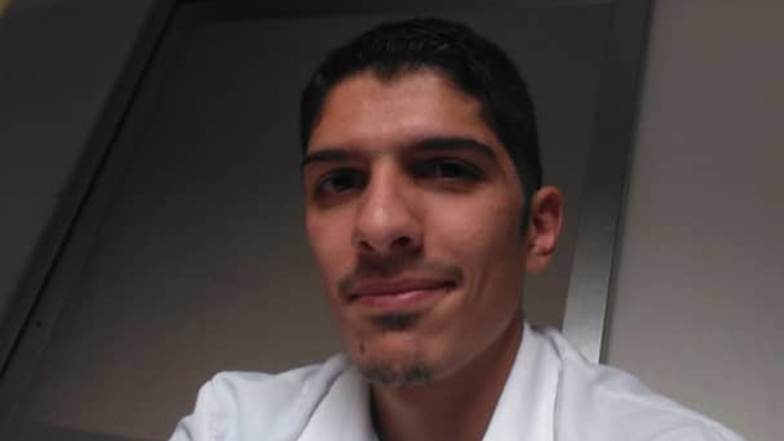 Adnan Alnajjar aus Syrien würde gern als Krankenpfleger in Deutschland arbeiten. Doch die Behörden verhindern das bisher.