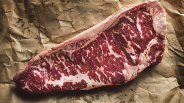 Der Griff ins Kühlregal geht schnell und tut nicht weh. Was hinter dem Steak steckt, verdrängen viele Konsumenten lieber.
