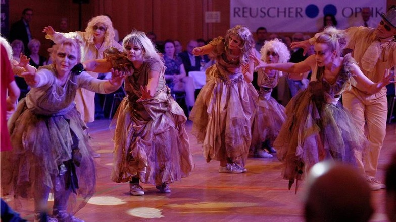 Show der Linedance-Gruppe vom Tanz-Sport-Club Silberpfeil Pirna