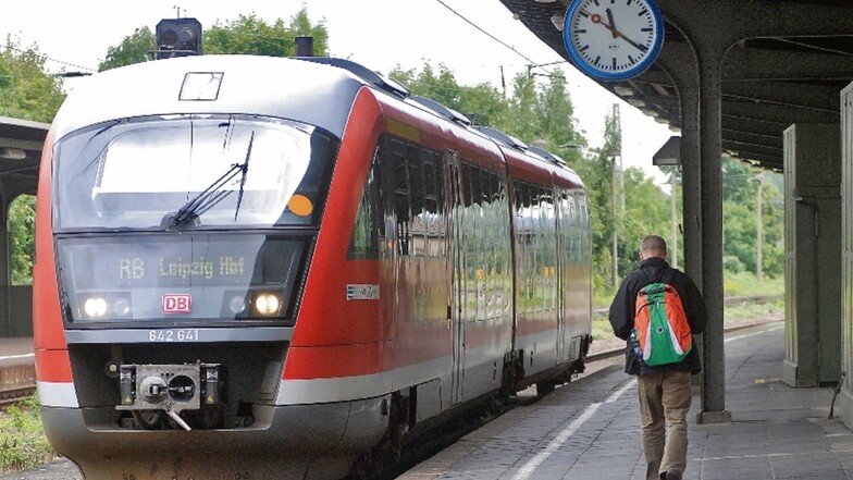 Etwa zwei Jahre würde es dauern, eine neue Bahnlinie Leipzig-Döbeln-Dresden wieder zu realisieren. Ob und wann mit den ersten Arbeiten tatsächlich begonnen werden kann, ist aber noch völlig unklar.