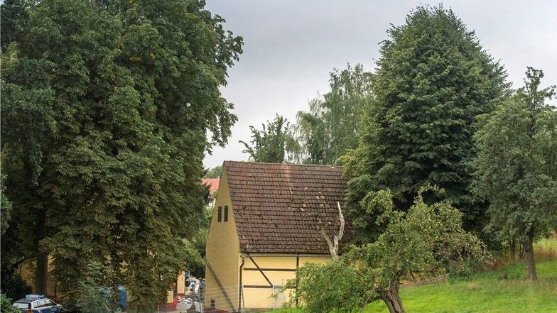 Im Entführungsfall der 17-jährigen Anneli-Marie R. durchsucht die Polizei am Montag einen Hof in einem kleinen Ortsteil der Gemeinde Klipphausen
