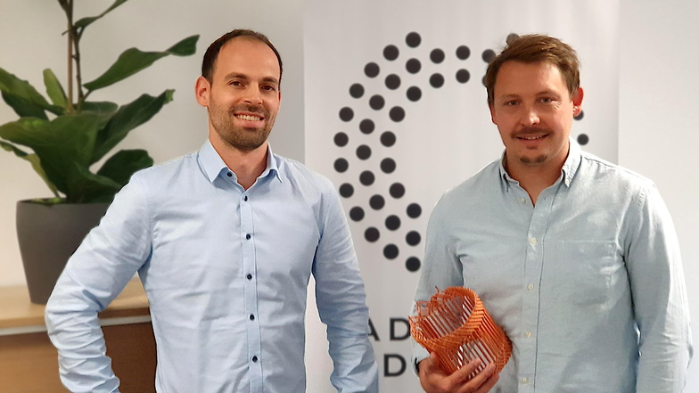 Jakob Jung und Axel Helm von Additive Drives. wurden am Dienstag mit dem Preis des Ostdeutschen Wirtschaftsforums ausgezeichnet.