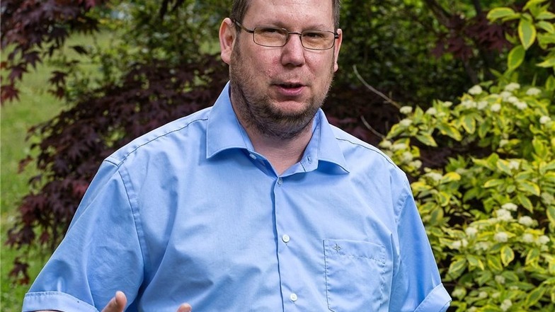 Linken-Stadtrat Michael Richter behauptet nun, der Öberbürgermeister gehe auf „Kuschelkurs mit Rassisten“.