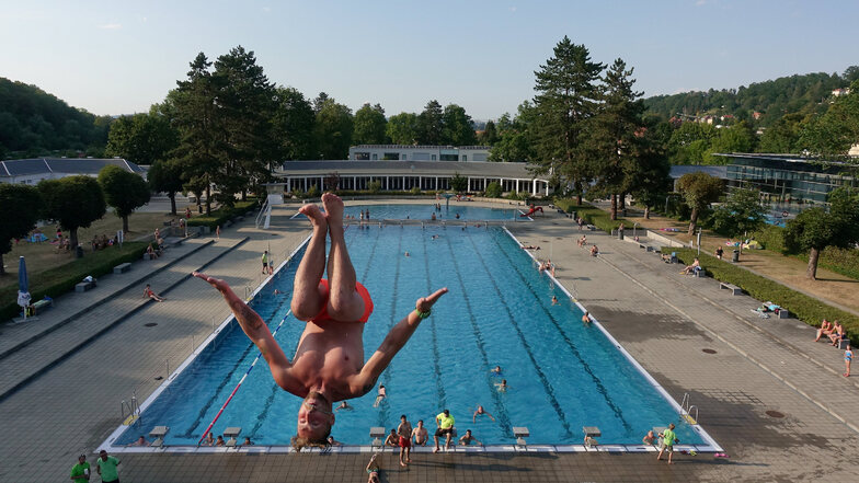 Das Geibeltbad in Pirna hat den Freibadebereich am 5. Juni und das Hallenbad am 12. Juni wieder eröffnet.