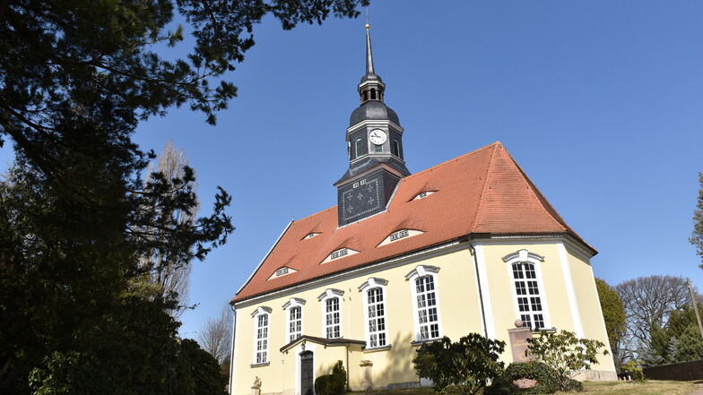 Die kleinste Glocke der Somsdorfer Kirche ist außer Dienst.
