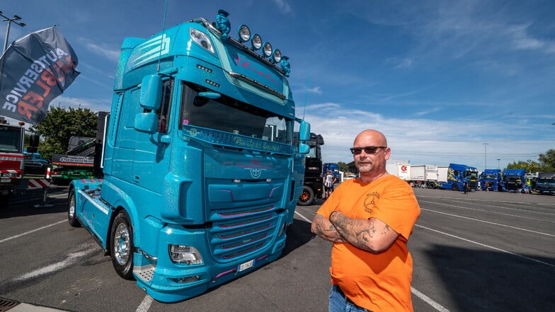 Alex Radlow ist mit seinem auffälligen DAF zum Truckertreff in Mockritz angereist. Etwa 120 Fahrer kamen mit ihren Trucks zu dem Treffen.