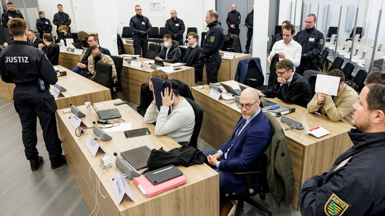 In dem Prozess sind sechs Männer angeklagt - allesamt Mitglieder des Berliner Remmo-Clans