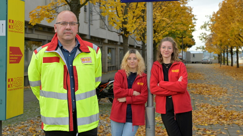 Sie arbeiten beim  Arbeiter-Samariter-Bund: Landesgeschäftsführer Stefan Mette, die FSJ'lerin  Fabienne Schwindl und Referetin Laura Köhler.