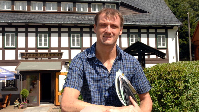 Alexander Fichte ist Inhaber der Sonnebergbaude in Waltersdorf und zugleich Chef des Hotels Dreiländereck in Zittau. Er sieht Vorteile durch die Digitale Gästekarte.