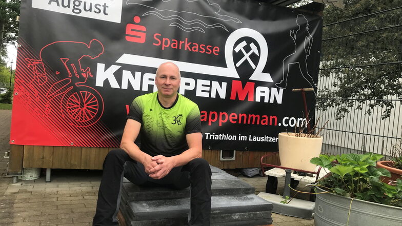 Von hier aus, seinem Firmensitz und zugleich Vereinsgeschäftsstelle, führt Jan Frobart den KnappenMan-Verein und auch den Schwimmsportverein. Eine Vision, wo er mit seinen „Projekten“ hin will, hat der 53-Jährige im Kopf.