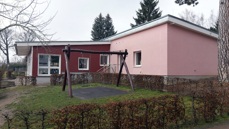 Der Hort in Lüttewitz soll bis zum Schulstart im Sommer ein neuer Anbau stehen. Damit will die Gemeinde die Hortplätze erweitern.