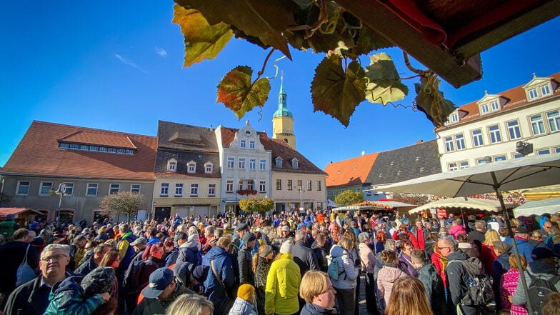 Tausende Besucher werden - wie hier im Vorjahr - den Markt bevölkern und Pfefferkuchen kaufen.