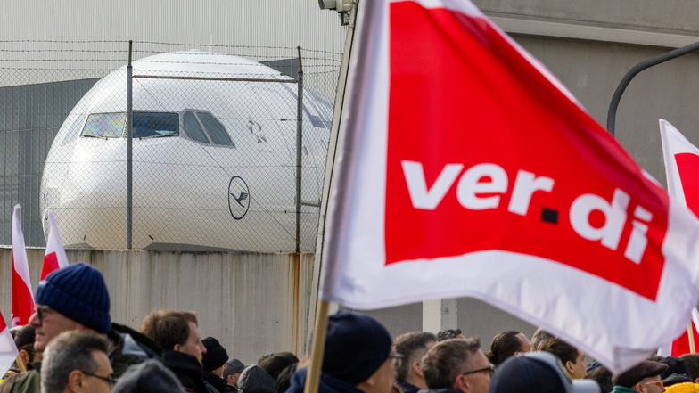 Im Tarifkonflikt der Luftsicherheitskräfte an deutschen Flughäfen ruft die Gewerkschaft Verdi zu Warnstreiks an diesem Donnerstag und Freitag auf.