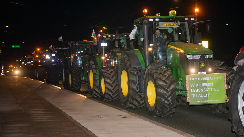 Auch Bauern aus dem Landkreis Bautzen demonstrierten in Dresden mit ihren Traktoren.