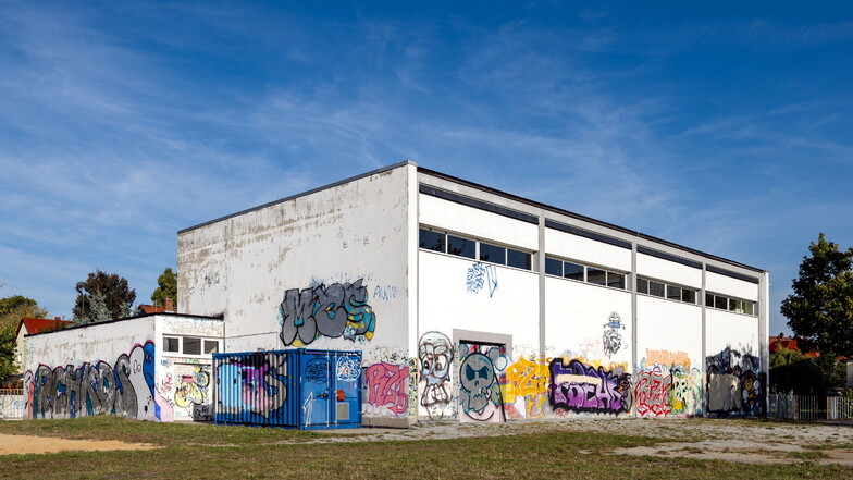 Muss dringend saniert werden: Die Turnhalle an der Dr.-Salvador-Allende-Oberschule in Bautzen stammt aus dem Jahr 1967. Nun ist ein Neubau geplant.