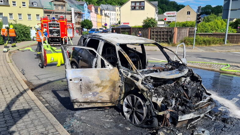 Waldheim: Auto brennt völlig aus