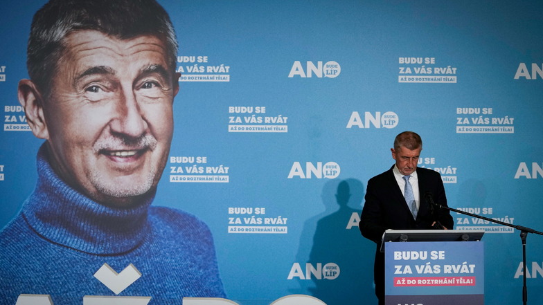 Andrej Babiš bei einer Pressekonferenz: Der populistische Regierungschef hat die Parlamentswahl in Tschechien knapp verloren.