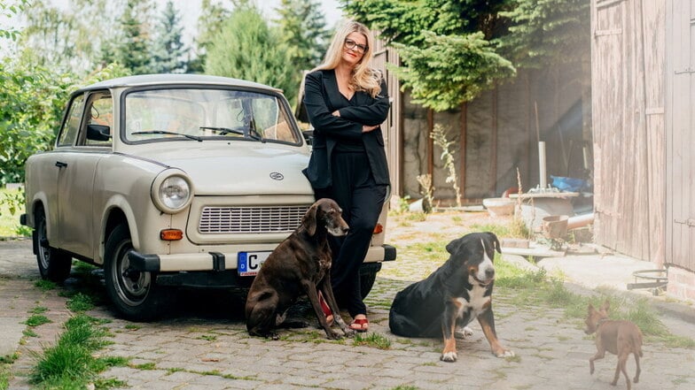 Wahlwerbung für Ostdeutsche: So zeigt sich Susanne Schaper auf einem Plakat.