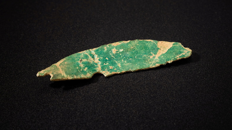 Eine Rarität: Auch diese bronzezeitliche Messerklinge hat Schatzsucher Schrapps auf einem Feld am Kulmer Steig bei Oelsen ausgegraben.